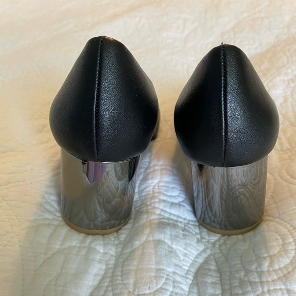 Matt & Nat Pumps size 7-8 - Picture 6 of 9